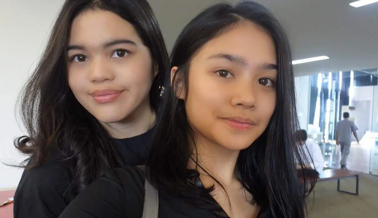 Tyarani Nugraha, putri sulung Mulan Jameela ini yang pesonanya semakin hari semakin memikat. Mulai dari gayanya busana, makeup dan gaya rambut, gadis yang satu ini sangat kekinian.   (Instagram/tiaransvtr)