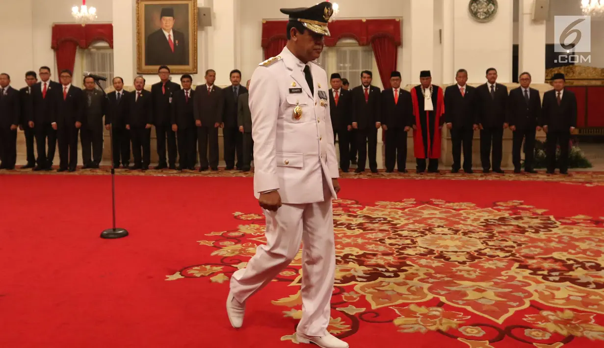 Wakil Gubernur Kepulauan Riau (Kepri) Isdianto usai dilantik oleh Presiden Joko Widodo atau Jokowi di Istana Negara, Jakarta, Selasa (27/3). Isdianto dilantik sesuai Kepres RI Nomor 44 P 2018. (Liputan6.com/Angga Yuniar)