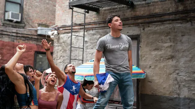 Usnavi de la Vega diperankan Anthony Ramos dalam In The Heights. (Foto: Warner Bros. Pictures/ IMDb)