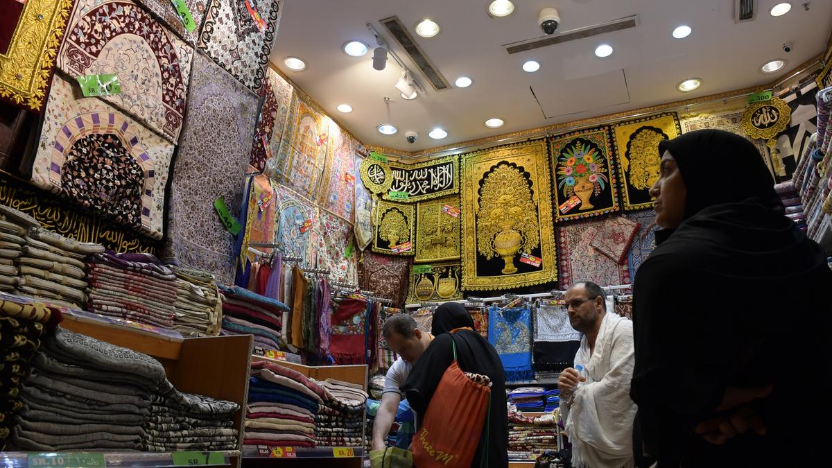 7 Ide Bisnis Oleh-Oleh Haji yang Selalu Laku Tiap Tahun, Peluang Untung Besar