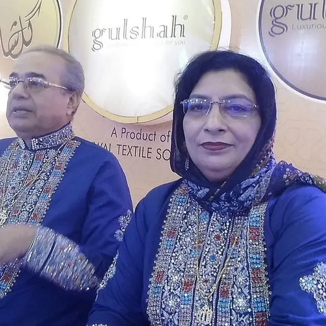 Kompak, Ini 6 Potret Pasangan Suami Istri Selalu Pakai Baju Kembar Selama 37 Tahun