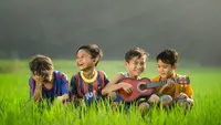 Ilustrasi anak-anak bermain, liburan sekolah. (Photo by Robert Collins on Unsplash)