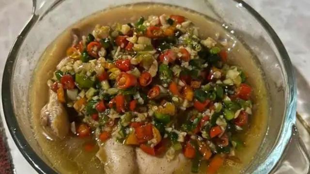 Resep ayam kukus siram kuah cabai. (dok. Cookpad @DesiAriani01_)