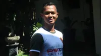 Striker PS Tira, Sansan Fauzi, ingin kembali membobol gawang Persib Bandung. (Bola.com/Permana Kusumadijaya)