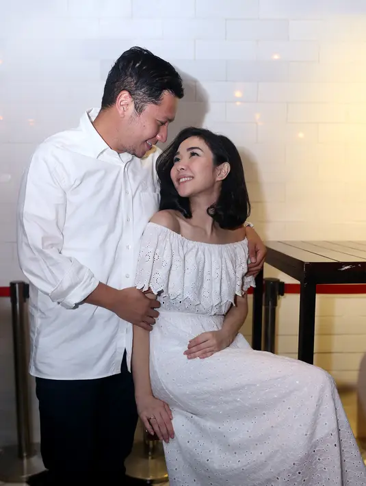 Gading mengaku mengikuti jalan hidup seperti ayahnya. Selalu senang, tidak pernah mengeluh dan selalu bersyukur. Itu yang diajarkan oleh ayahnya. (Andy Masela/Bintang.com)