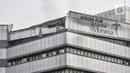 Kondisi atap Gedung Lembaga Sensor Film (LSF) yang ambruk di Jalan MT Haryono, Jakarta, Rabu (7/10/2020). Atap Gedung yang ditempati oleh tim Pesona Indonesia Kementerian Pariwisata tersebut ambruk pada pagi tadi. (merdeka.com/Iqbal S. Nugorho)