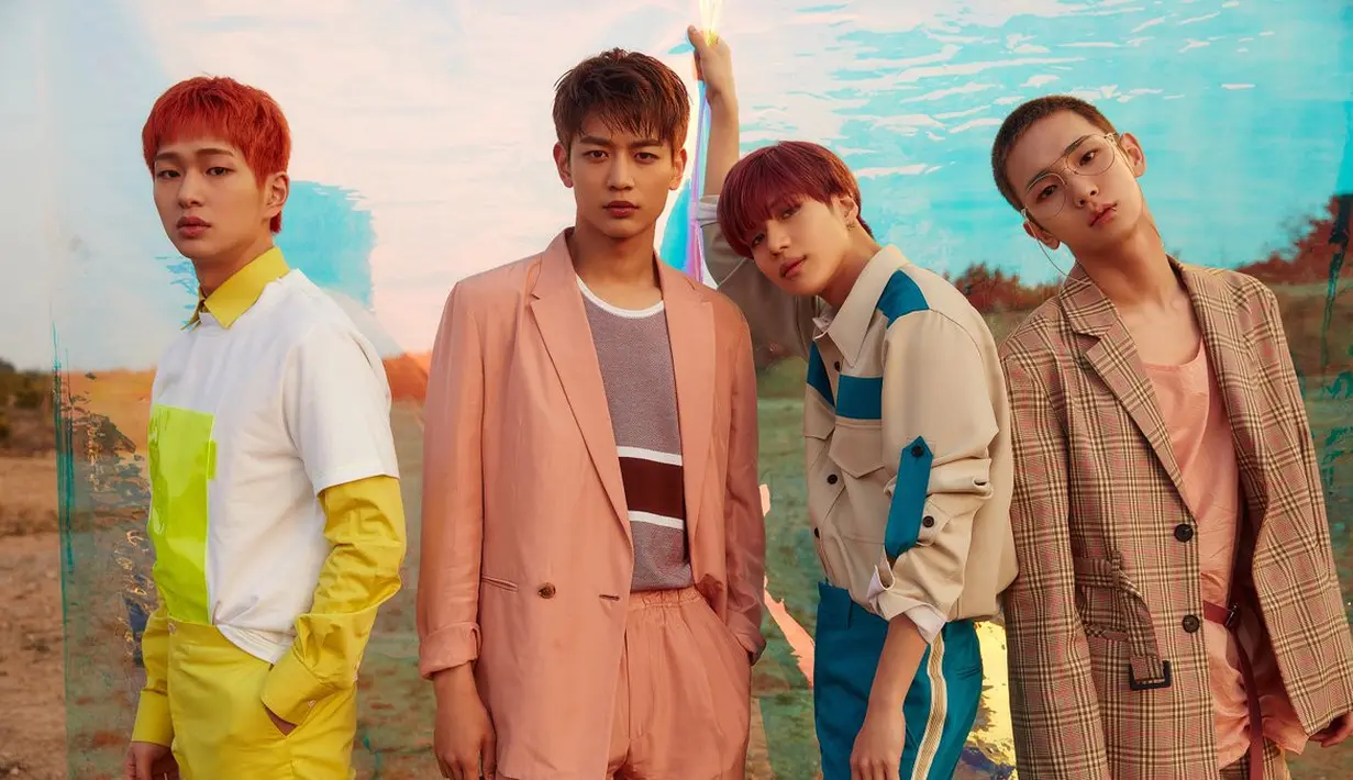 "Kini Heechul sudah gampang bercanda dan tahu caranya untuk bercanda sekaligus membuat kami terlihat lebih baik. Aku terkejut dengan perubahan yang terjadi padanya," ungkap Minho. (Foto: Soompi.com)