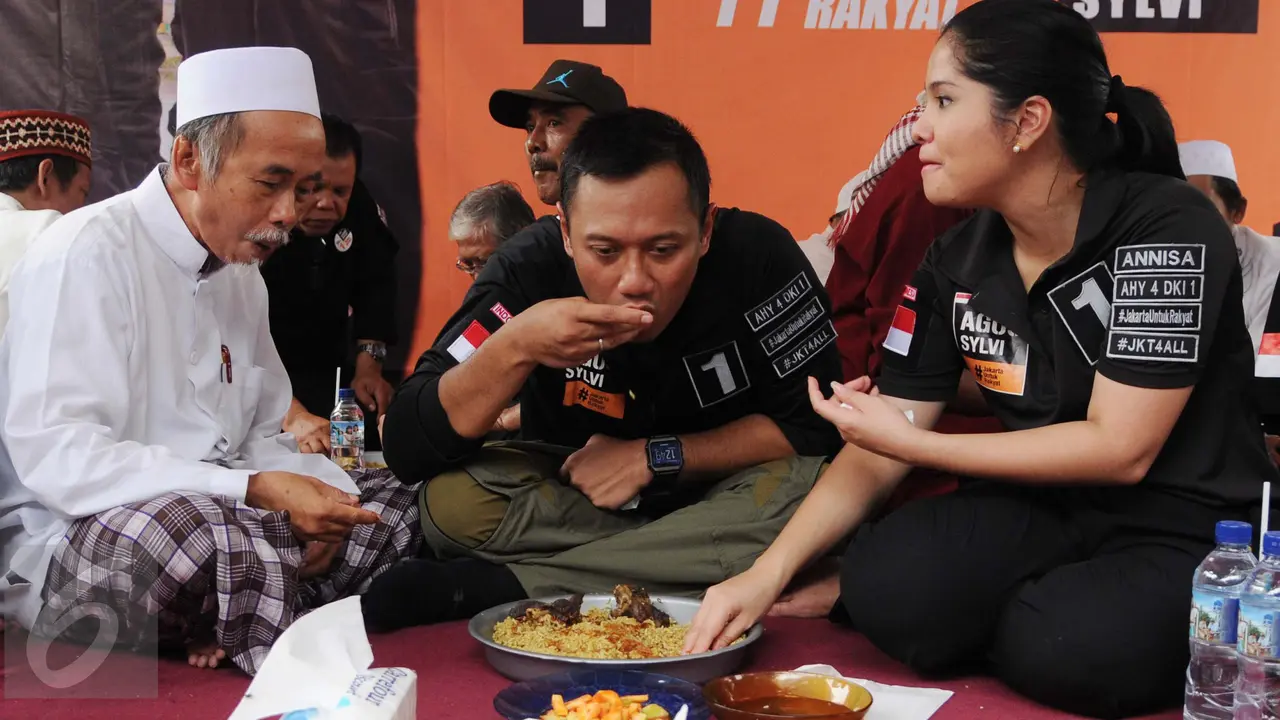 20161130-Agus Yudhoyono Susuri Kali Ciliwung-Jakarta