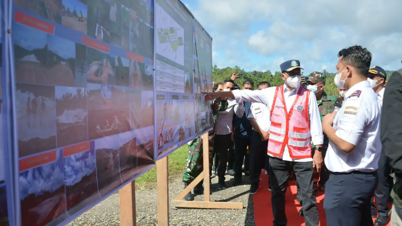 Menhub Budi Karya mengunjungi proyek Bandara Mentawai Baru di Kabupaten Kepulauan Mentawai, Provinsi Sumatera Barat