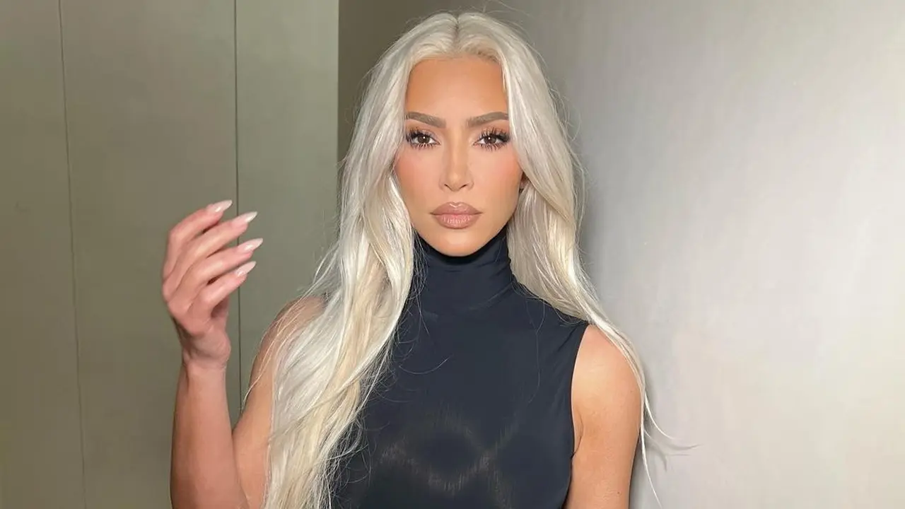 Warna rambut baru Kim Kardashian