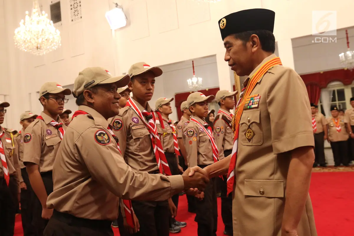 Jokowi Lepas Kontingen Pramuka ke Virginia