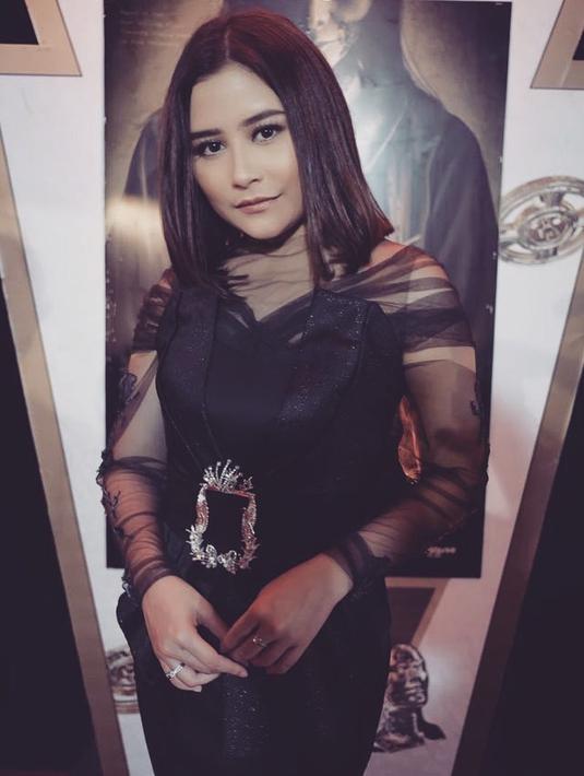 8 Artis  Indonesia  yang Jarang Tampil Seksi News 