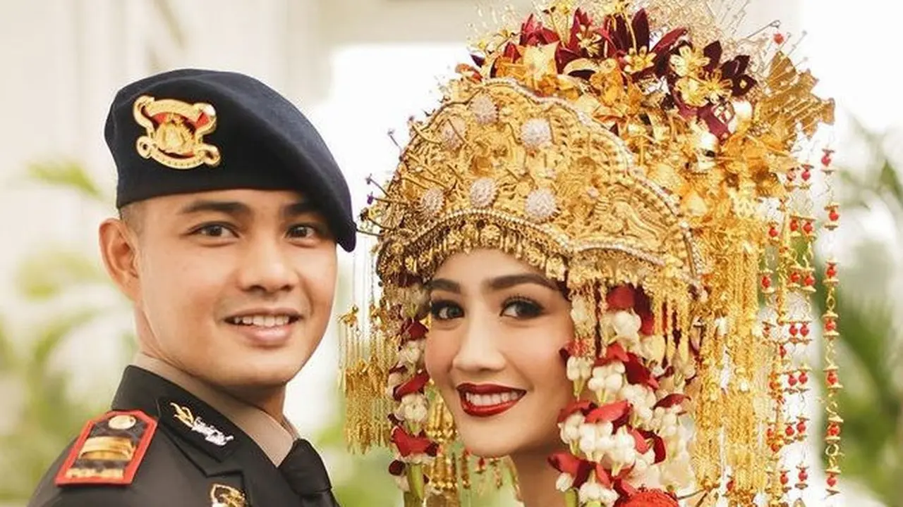 Suami Febby Rastanty Kenakan Seragam Polisi saat Resepsi Pernikahan