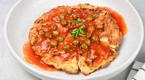 Fuyunghai Lezat: Telur dadar tebal berisi sayuran dan daging