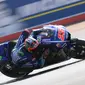 Pebalap Movistar Yamaha, Maverick Vinales, mengaku sempat mengkhawatirkan kondisi bannya sepanjang balapan MotoGP Inggris, Minggu (27/8/2017). (Twitter/@YamahaMotoGP)