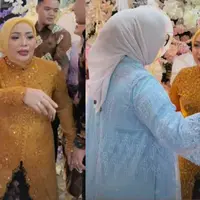 Penampilan Muzdalifah di tunangan anaknya (Foto: Instagram @Muzdalifah999)