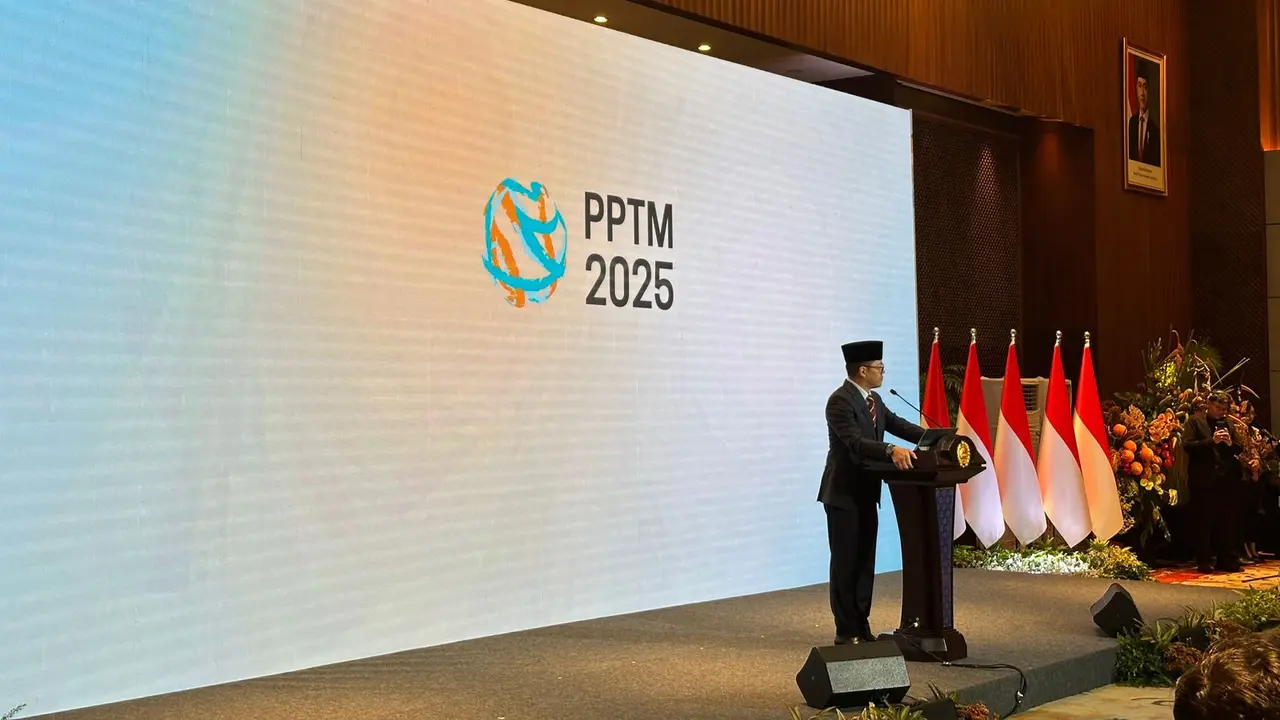 Menteri Luar Negeri Republik Indonesia Sugiono saat menyampaikan pidato tahunan dalam acara Pernyataan Pers Menteri Luar Negeri (PPTM) 2025 di Kemlu RI, Jakarta, Jumat (10/1/2025). (Liputan6.com/Benedikta Miranti)