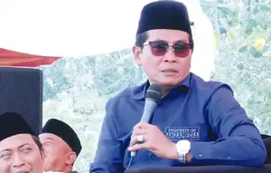 KH Anwar Zahid Cerita Detik-Detik Mobilnya Ditabrak Trailer