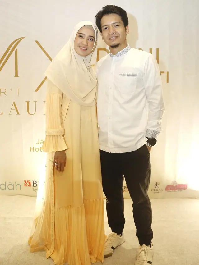 [Fimela] Dhini Aminarti dan Dimas Seto
