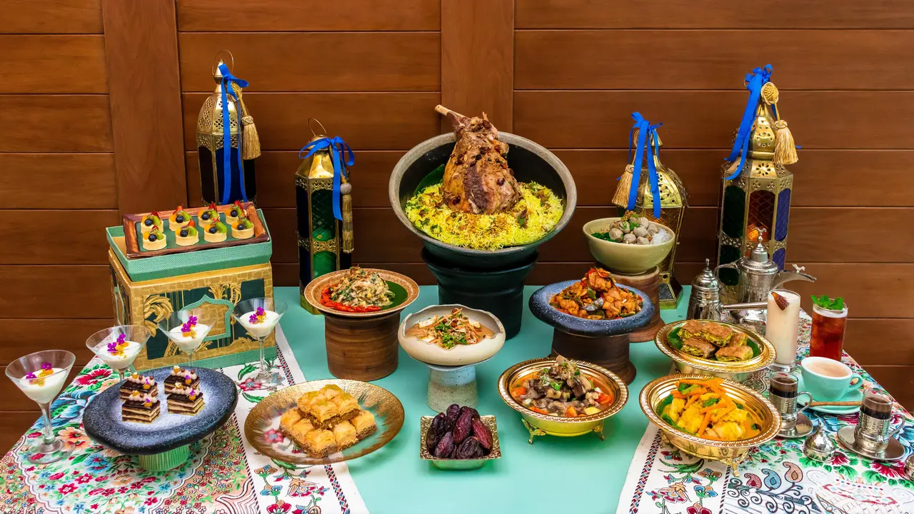 5 Destinasi Kuliner untuk Buka Puasa di Hotel Berbintang dengan Pilihan Menu Nusantara hingga Timur Tengah