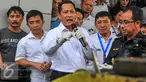 Kepala BNN, Budi Waseso memberikan keterangan saat rilis pengrebekan gudang narkoba jaringan lapas di Jakarta, Rabu (15/6). Bersama Bea Cukai, BNN berhasil mengamankan barang bukti 40kg sabu kristal dari dalam 9 pipa besi. (Liputan6.com/Yoppy Renato)