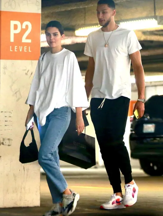 Ben dan Kendall sendiri pertama kali dikabaran miliki hubungan pada bulan Mei. (CelebMafia)