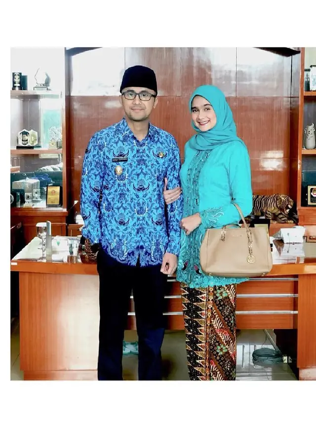 Jadi Istri Pejabat, 6 Potret Sonya Fatmala Setia Dampingi Hengky Kurniawan