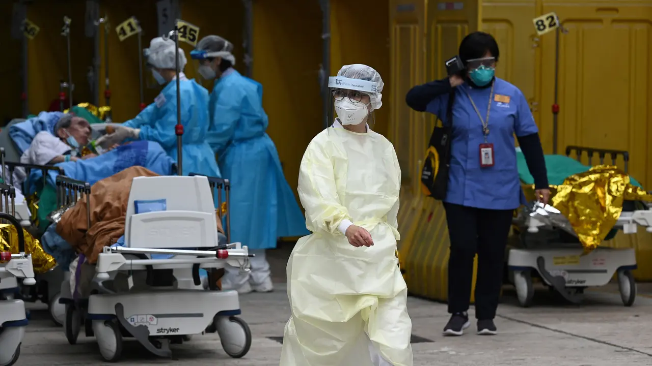 FOTO: Kondisi RS di Hong Kong Saat Dilanda Gelombang COVID-19 Terburuk