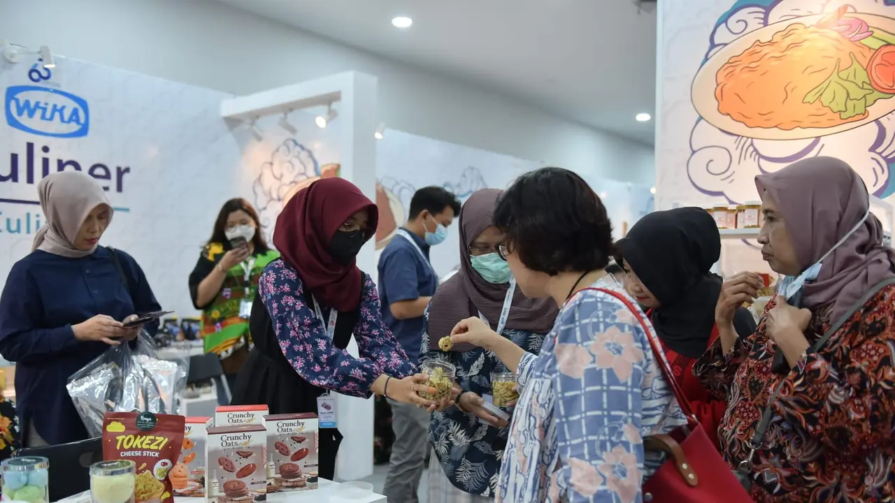 Bazar UMKM BUMN Untuk Indonesia kembali digelar di lantar di Gedung Sarinah. Kini giliran UMKM binaan PT Wijaya Karya (Wika) dan PT Bukit Asam atau PTBA.