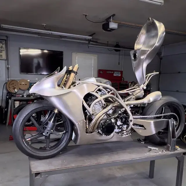 Penampakan Motor Titanium Pertama di Dunia