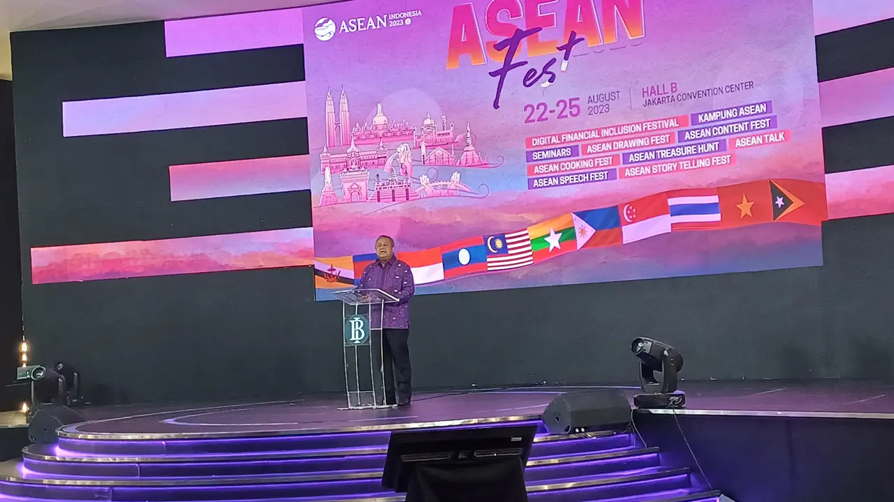 Gubernur Bank Indonesia (BI) Perry Warjiyo di acara ASEAN Fest 2023 di JCC, Jakarta, Selasa (22/8/2023). (Maulandy/Liputan6.com)