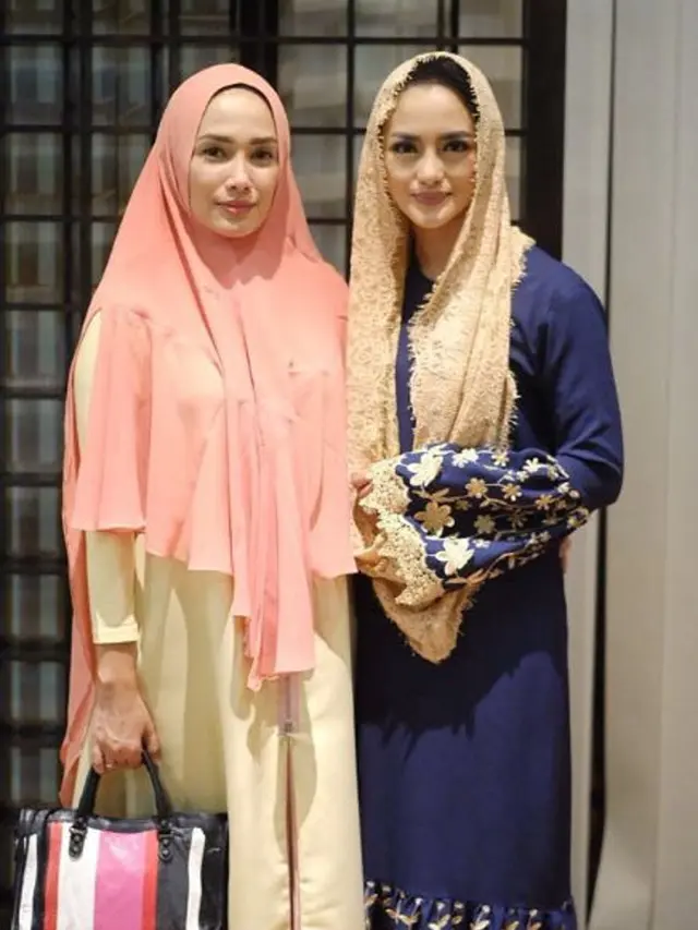 [Bintang] Ussy Sulistiawaty