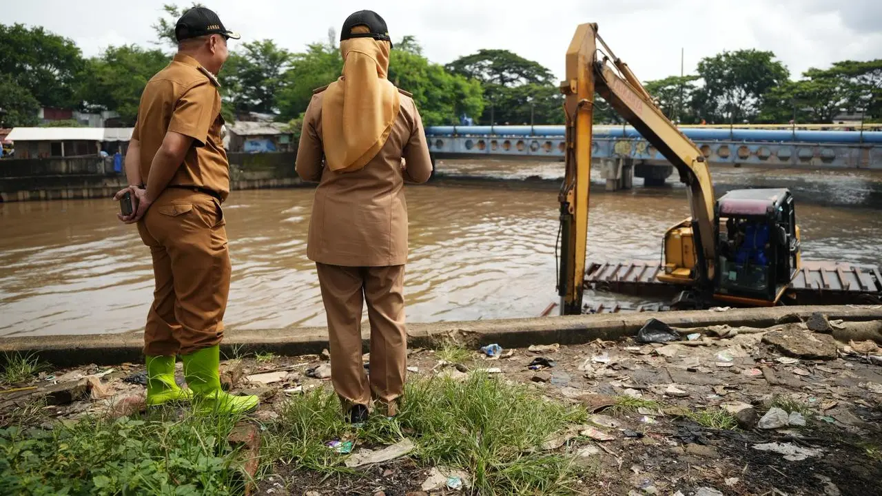 Tinjau Sampah Pascabanjir