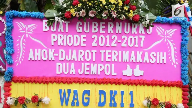 Jelang berakhirnya masa kepemimpinan djarot Saiful Hidayat sebagai Gubernur DKI, Balai Kota kembali dipenuhi karangan bunga.