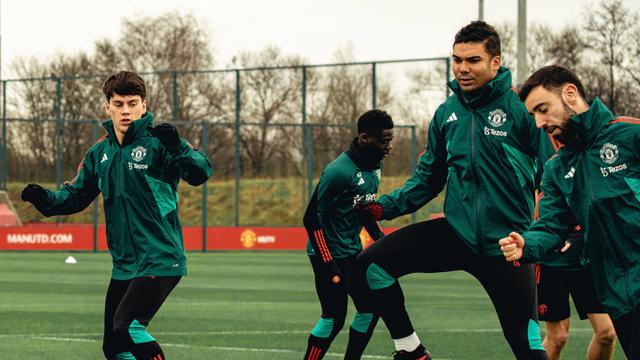 Foto: MU Akan Kembali Perkasa di Liga Inggris, Casemiro dan Lisandro Martinez Sudah Latihan dengan Bruno Fernandes dkk di Carrington