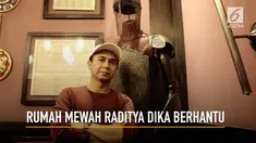 Pengalaman gaib dirasakan Raditya Dika di rumah mewahnya yang ternyata berhantu.