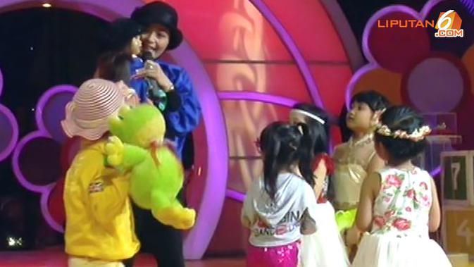 Video Ria Enes Dan Susan Meriahkan Panggung Lmi Showbiz Liputan6 Com