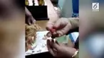 Beberapa guru menemukan ada sosis yang terbuat dari lilin pada martabak telur yang dijajakan pada anak sekolah. 