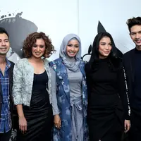 Selama ini masyarakat hanya melihat‎ mereka berlima selalu harmonis di depan kamera. Padahal, layaknya pertemanan, hubungan mereka juga mengalami pasang surut. (Andy Masela/Bintang.com)