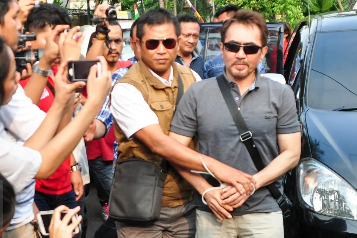 Lengkapi Barang Bukti, Polisi Geledah Rumah Aa Gatot