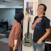 Bimbim Slank punya foto bersama DK Seventeen. [Foto: Instagram/rumpi_ttv]