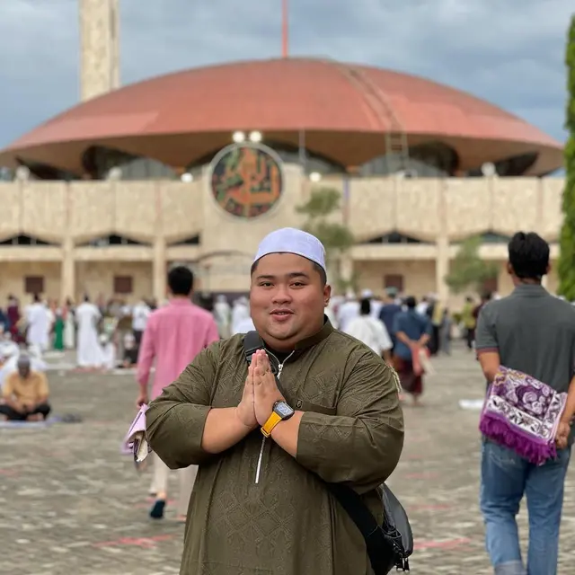 6 Potret Terbaru Tommy Kaganangan Pemeran Mat Gondrong 'Ronaldowati', Bikin Pangling