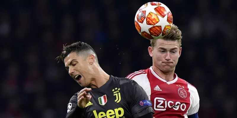 Aksi Matthijs de Ligt Saat Berduel dengan Ronaldo