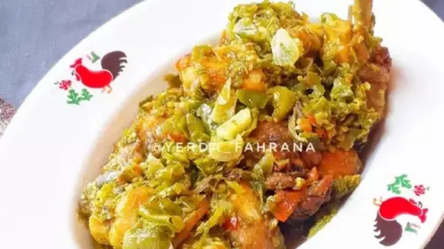 Resep ayam cabai hijau. (dok. Cookpad @yerdafahrana)