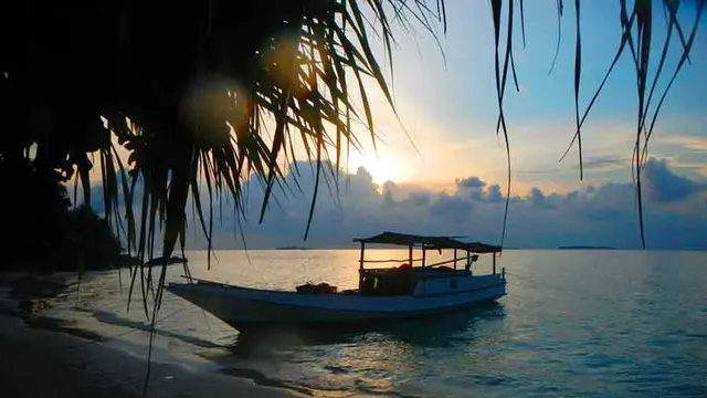 [Bintang] 7 Pantai Terbaik untuk Menikmati Pesona 'Sunset' di Indonesia