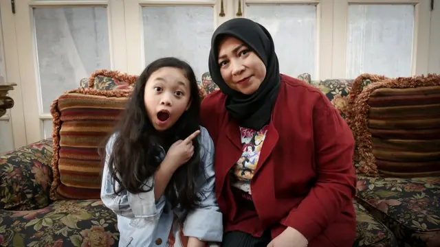 Melly Goeslaw dan Raina Gumay