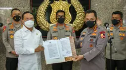 Izin penyelenggaraan Liga 1 dan Liga 2 tersebut terbit setelah melakukan evaluasi terhadap PPKM (Pemberlakuan Pembatasan Kegiatan Masyarakat) yang diterapkan di Indonesia untuk mengontrol laju penyebaran Covid-19. (Foto: Dok. Humas Kemenpora)