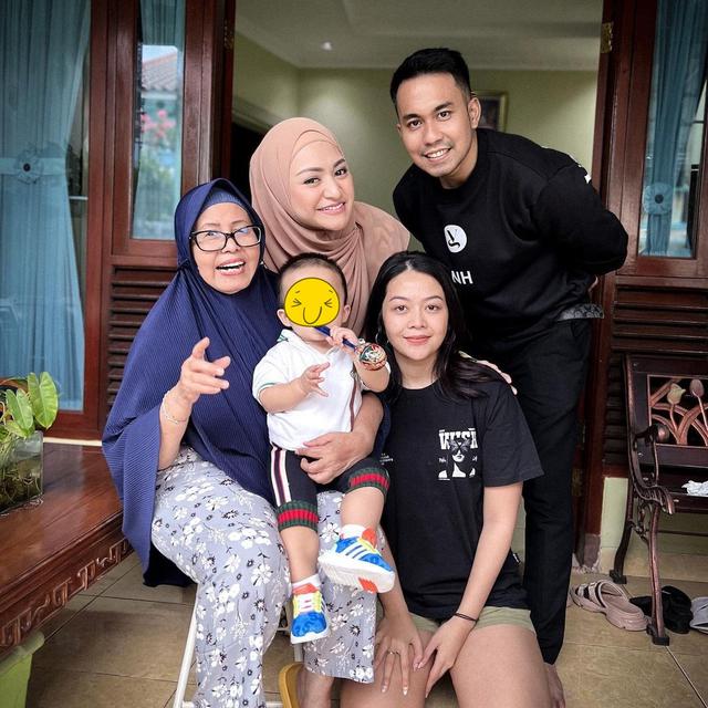 Akui CLBK, Ini 6 Potret Kedekatan Nathalie Holscher dan Mantan Pacarnya