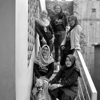 Lelah itu sudah pasti, tapi ternyata para anggota komunitas Jalan Pendaki tidak pernah berniat untuk meninggalkan hobi naik gunung. (Fimela.com/Adrian Putra)