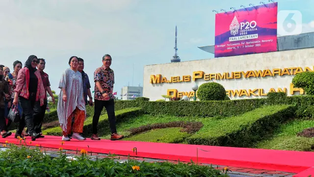Puan Maharani Ajak Delegasi P20 Menanam Pohon di Kompleks Parlemen